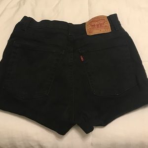 Black highwaisted Levi shorts